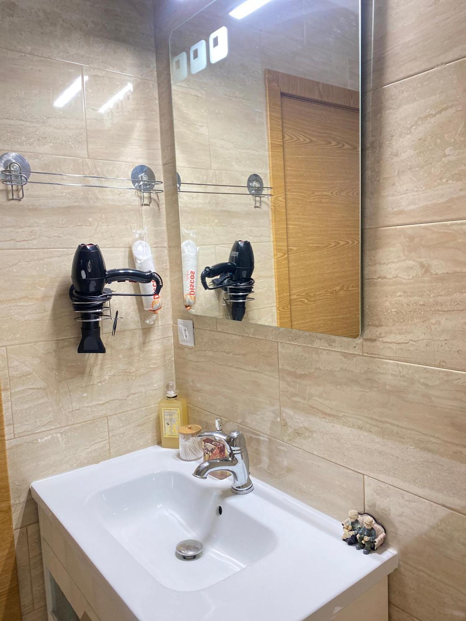 Shared Apartment! Piso Compartido! Общая Квартира! إشبيلية المظهر الخارجي الصورة