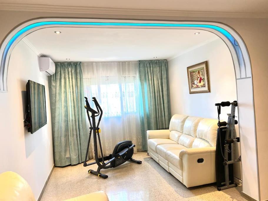 Shared Apartment! Piso Compartido! Общая Квартира! إشبيلية المظهر الخارجي الصورة